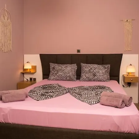 Deluxe In The Center Apartment *